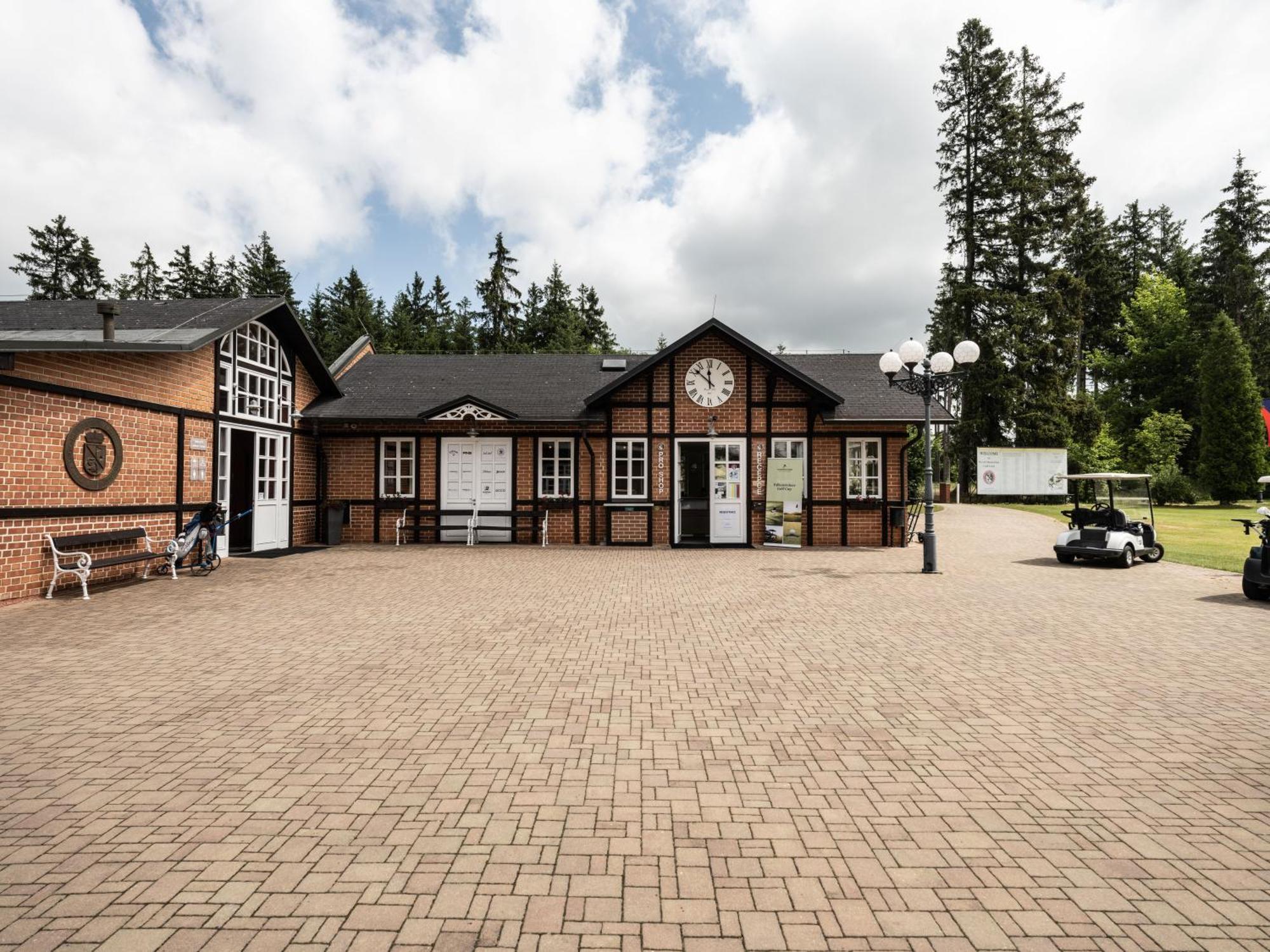 Falkensteiner Spa Resort Marianske Lazne Luaran gambar Golf clubhouse