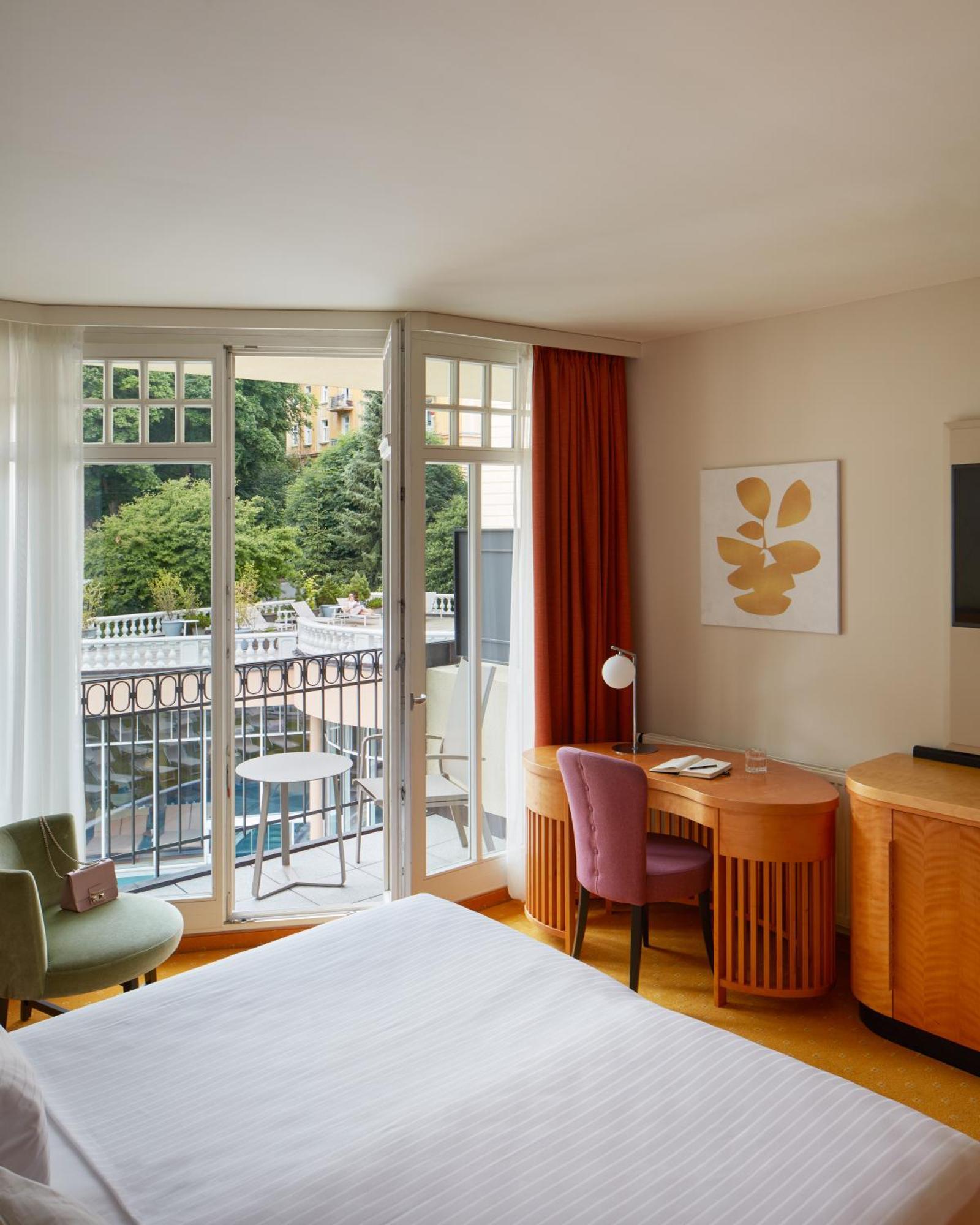 Falkensteiner Spa Resort Marianske Lazne Bilik gambar A room at the Hotel de l'Europe
