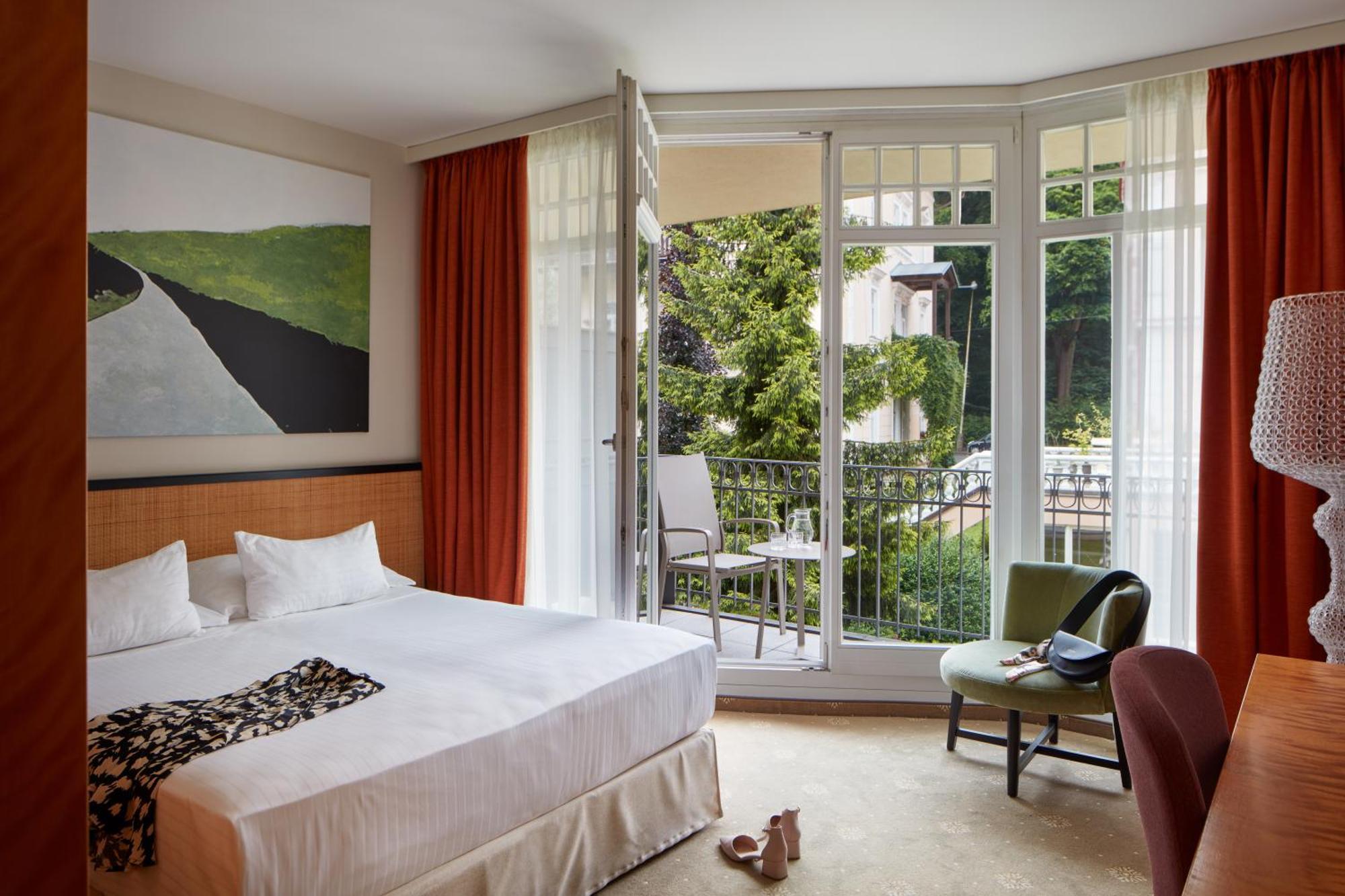 Falkensteiner Spa Resort Marianske Lazne Luaran gambar A room at the Hotel de l'Europe